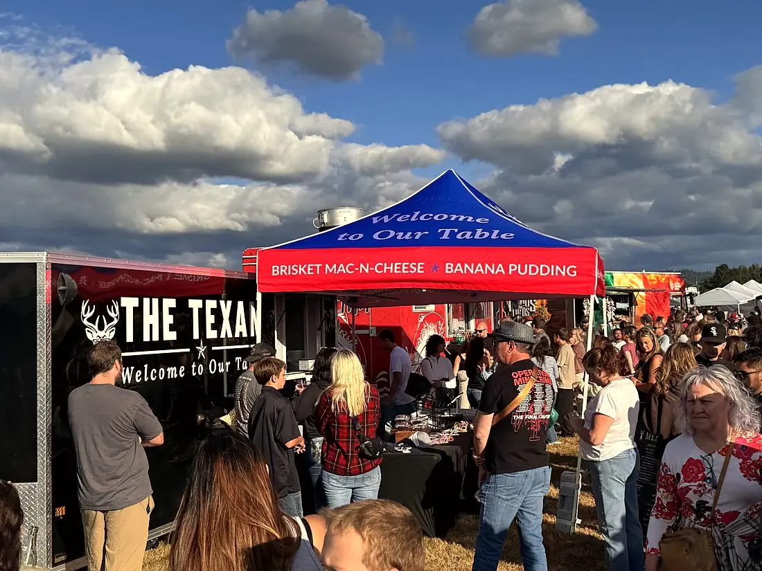 The Texan Express serving a crowd